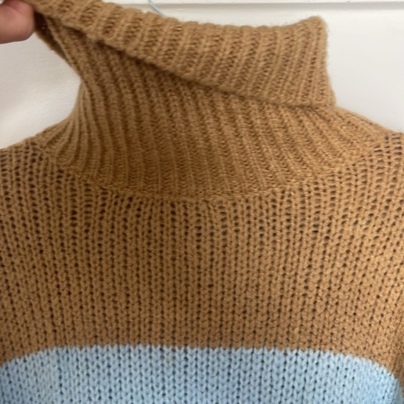 Multi-colored Sweater - Picture 2 of 5